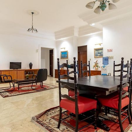 Oyo Living 2843 Raz House Syariah Otel Medan Dış mekan fotoğraf