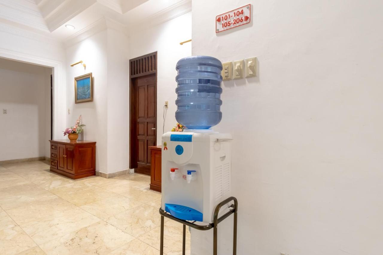Oyo Living 2843 Raz House Syariah Otel Medan Dış mekan fotoğraf