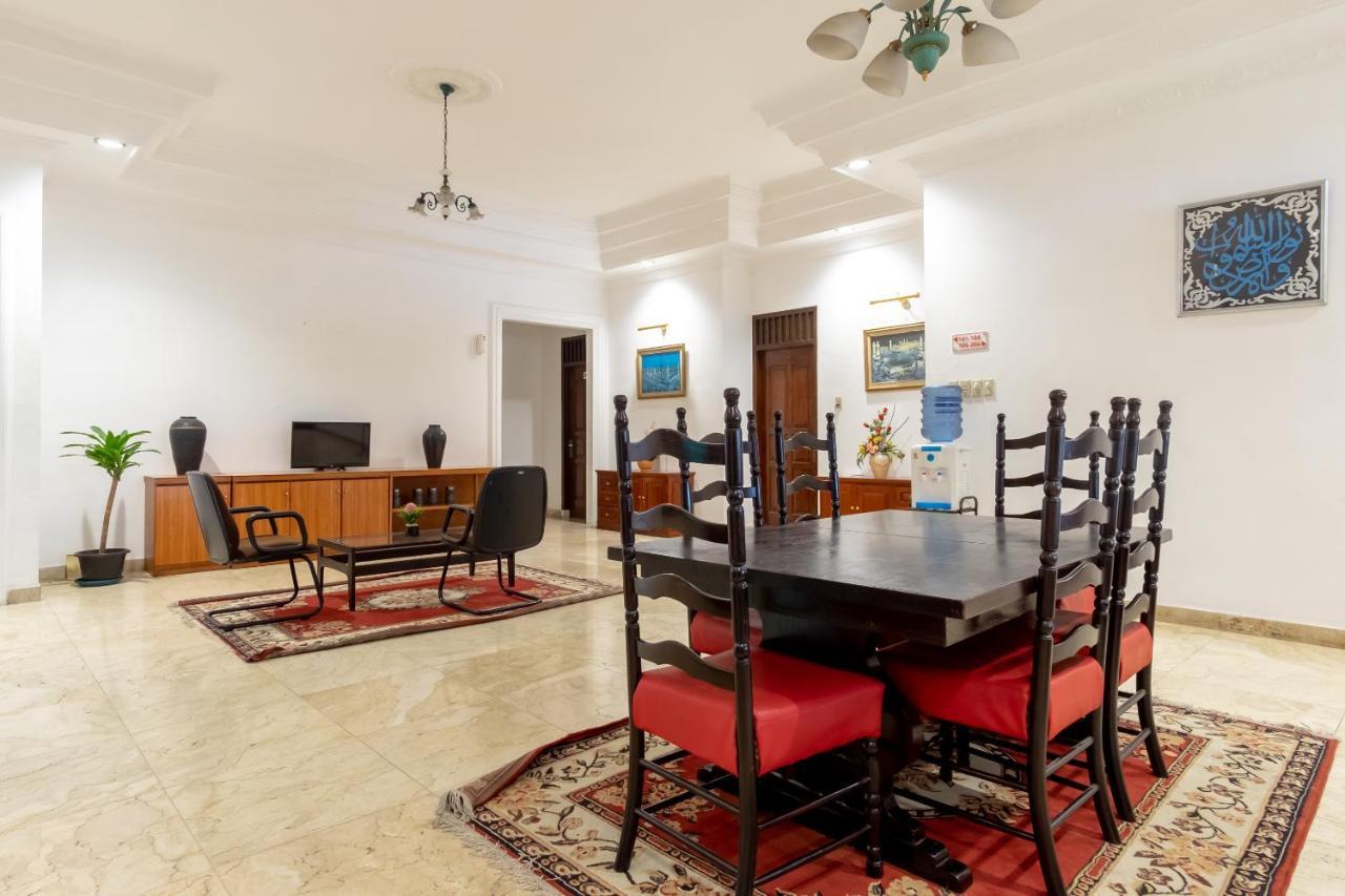 Oyo Living 2843 Raz House Syariah Otel Medan Dış mekan fotoğraf