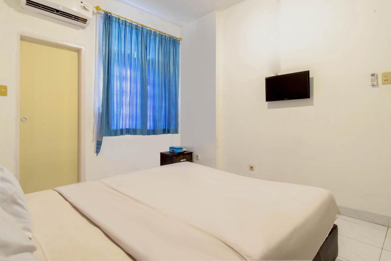 Oyo Living 2843 Raz House Syariah Otel Medan Dış mekan fotoğraf