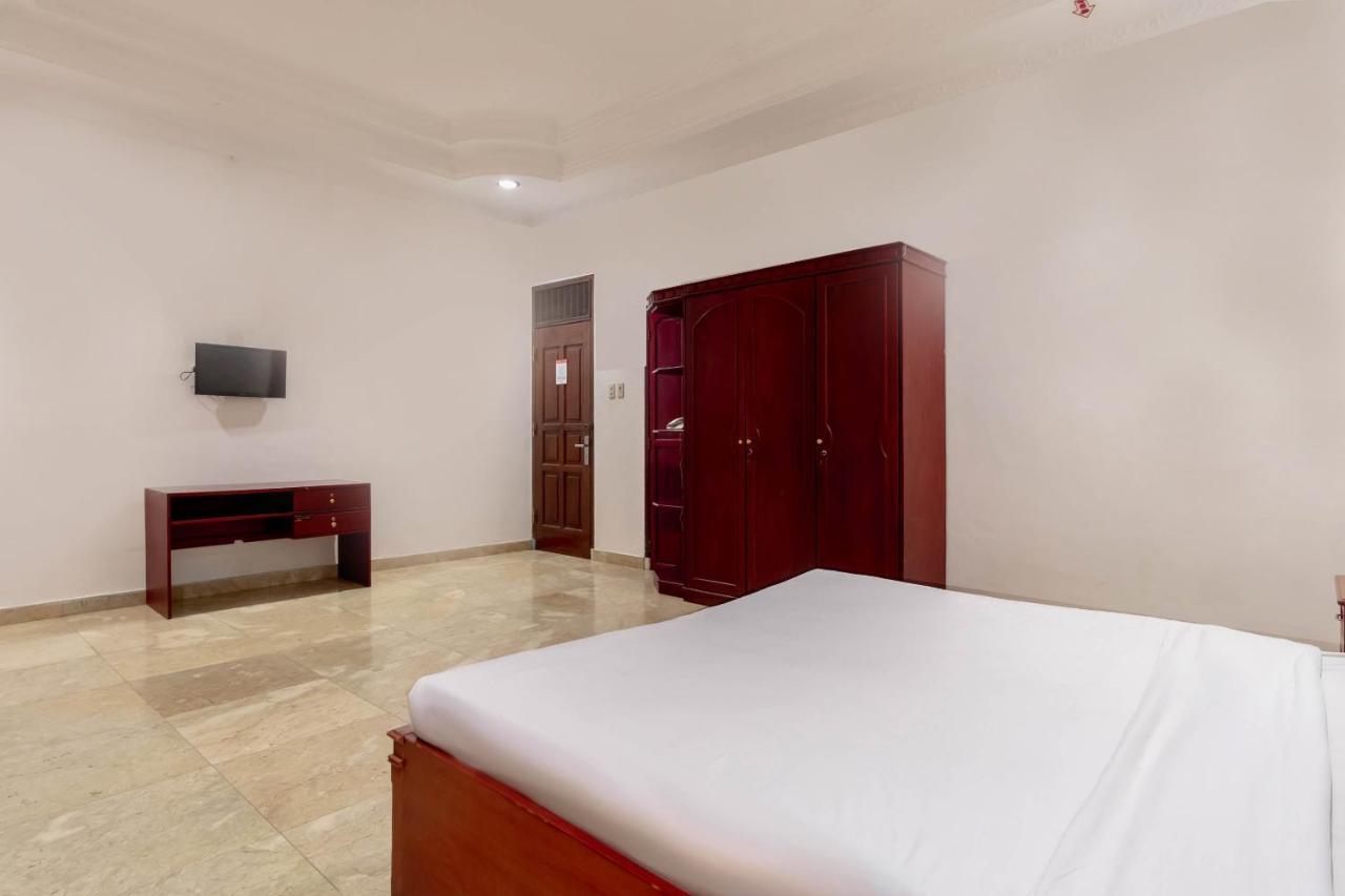 Oyo Living 2843 Raz House Syariah Otel Medan Dış mekan fotoğraf